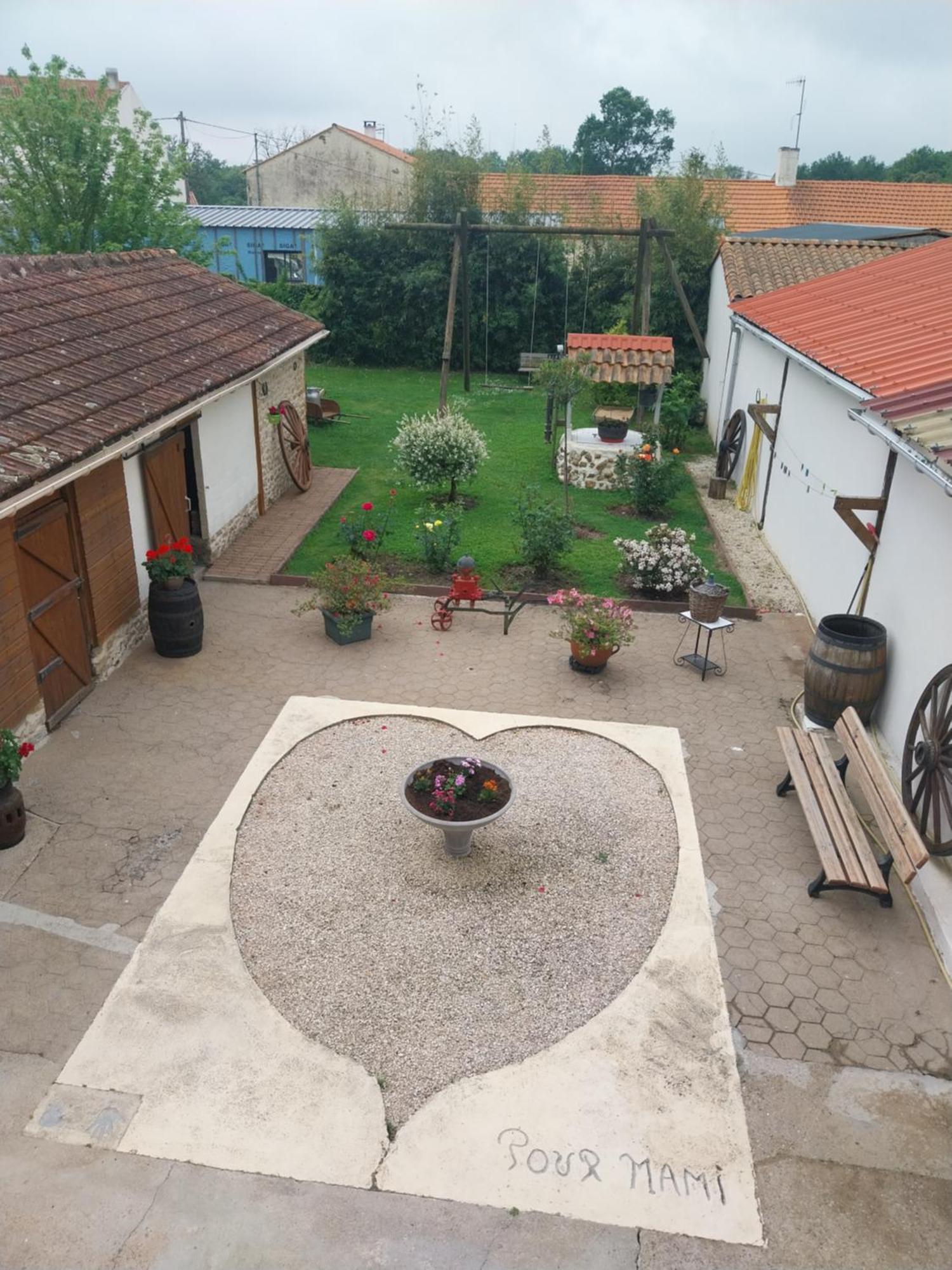 Chambre D Hote Les Frangins Avrille  Exterior photo